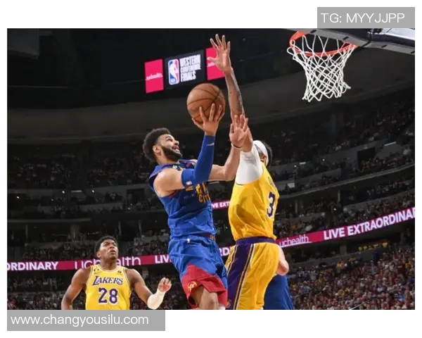 10月26日湖人与掘金的精彩对决直播录像回放全程回顾与分析 10月26日湖人与掘金的精彩对决直播录像回放全程回顾与分析